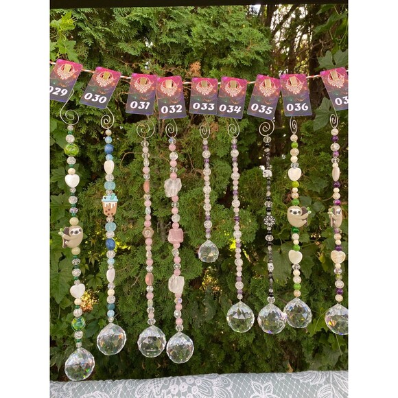 Relaxing Sloth Prism window catcher - Picture 3 of 3